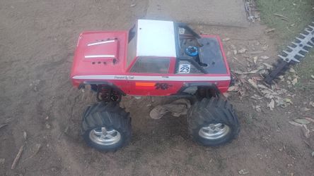 !!!!! Traxxas nitro RC 4x4 truck !!!!!