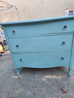 Dresser