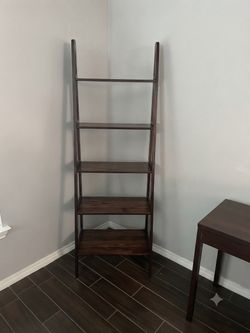 Ladder bookshelf