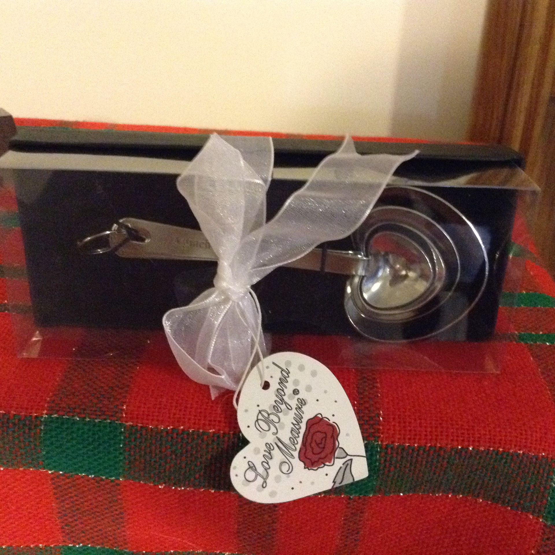Measuring spoon favors
