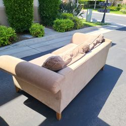 Ethan Allen Couch – Sturdy & Comfy –OBO