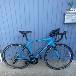 2019 Giant Contend Road Bike – Shimano Sora, Clip‑In Pedals & Tracker – Great Condition!