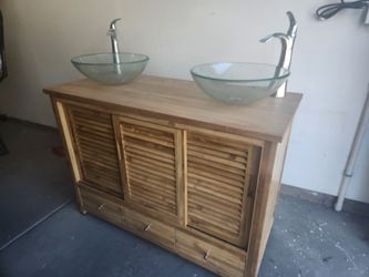 Bathroom vanity w/ glass vessel sinks & chrome faucets