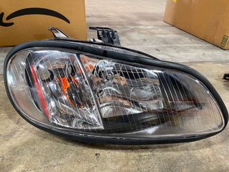 Headlight for freightliner M2