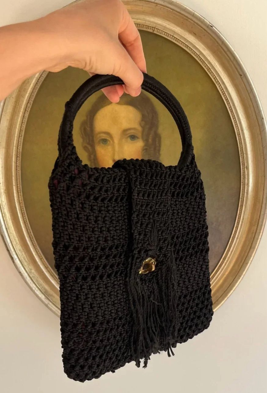 VINTAGE HAND MADE FRINGED CROCHET KNIT PURSE
