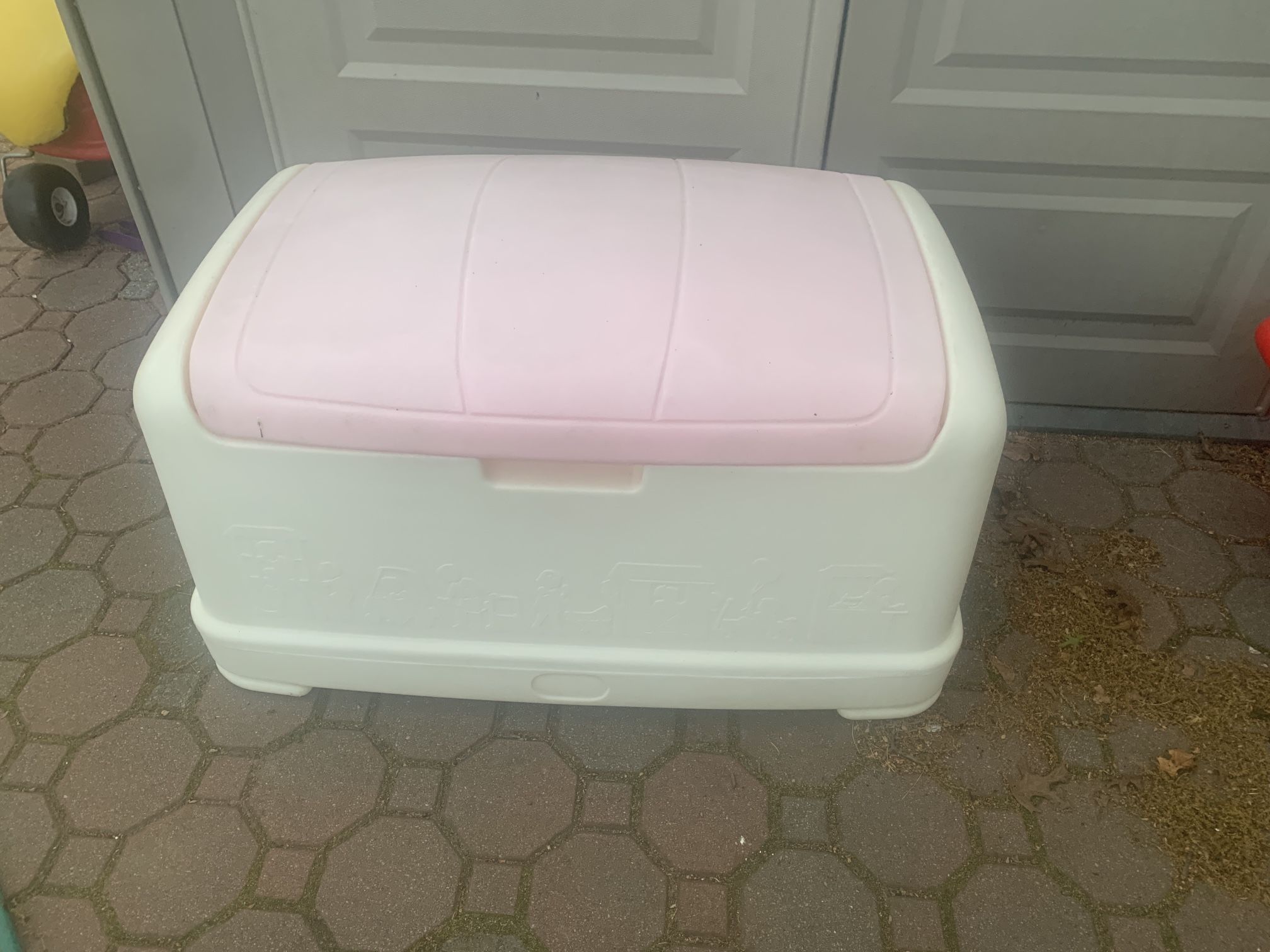 Little tikes toy box pink best sale lid