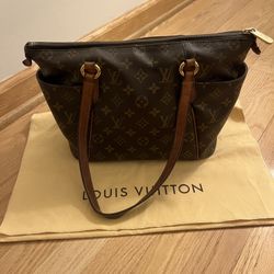Louis Vuitton Monogram Totally PM Shoulder Bag