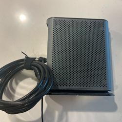 Motorola MB8611 DOCSIS 3.1 Multi-Gig Cable Modem | Pairs with Any WiFi Router | Approved for Comcast Xfinity, Cox Gigablast, Spectrum | 2.5 Gbps Port 