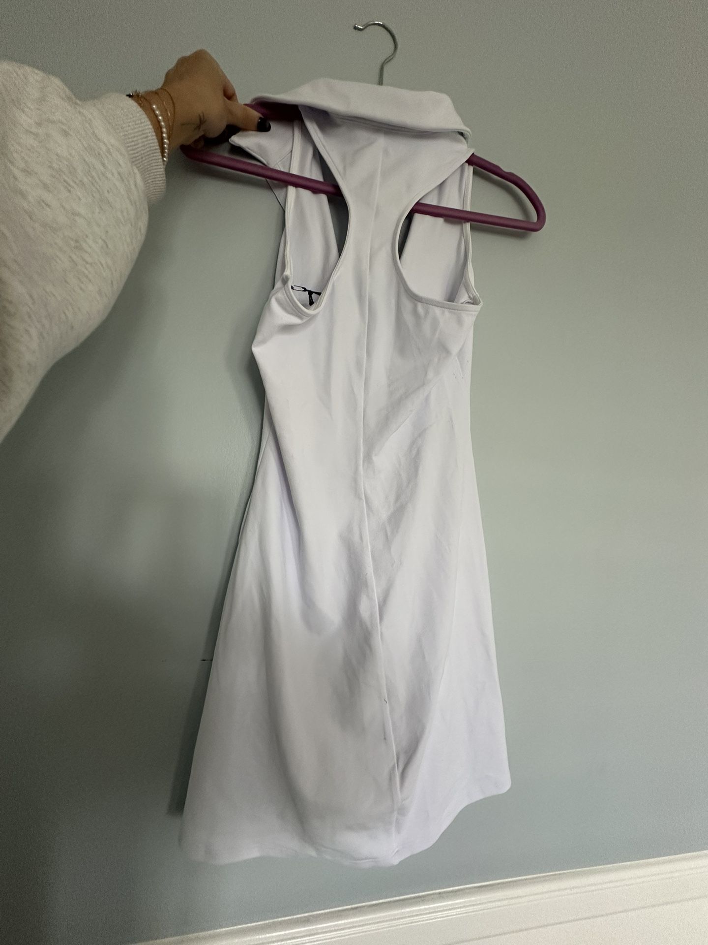 Alo yoga white tennis dress Alo yoga white tennis dress