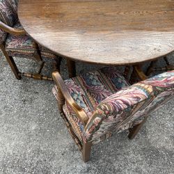 Kitchen Table And 4 Chairs 