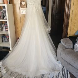Never Used Wedding Dress