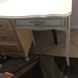 Dresser Set 
