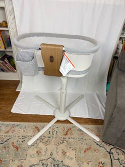 HALO BassiNest Luxe Swivel Sleeper Bassinet