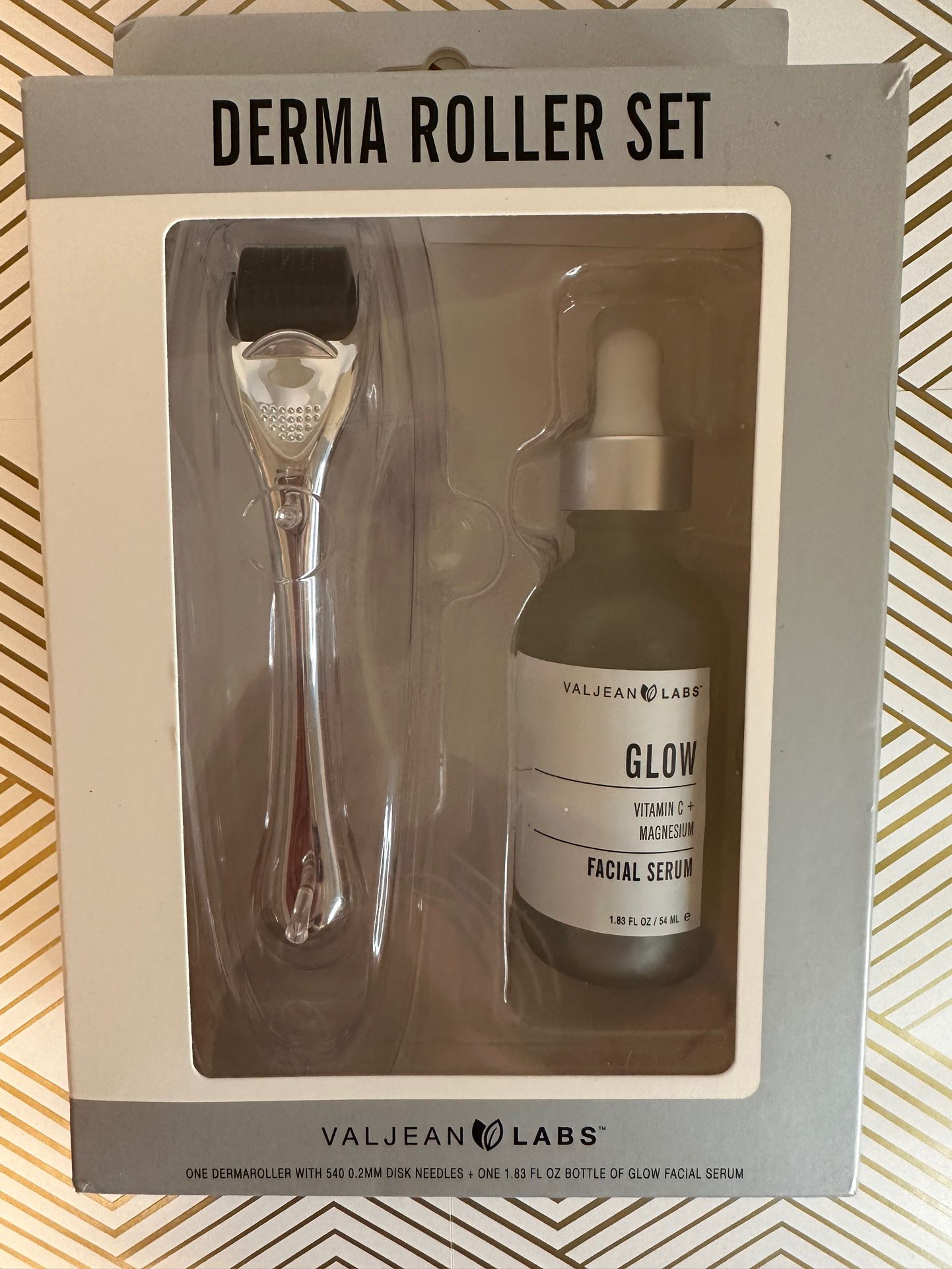 VALJEAN LABS | Silver Dermaroller – Glow Serum Set Valjean Labs Derma Roller Set - Silver Derma Roller + Glow Facial Serum 1.83 Oz