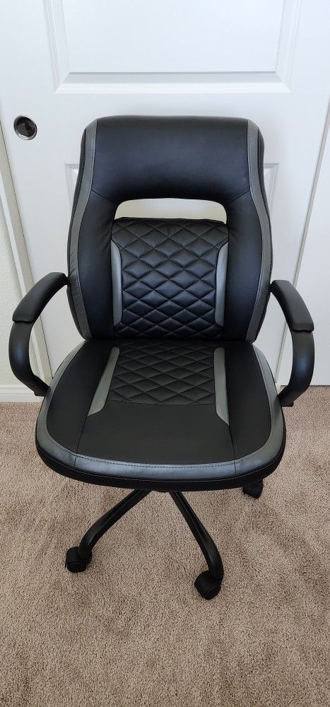 NEW Cushy Soft Office Chair
