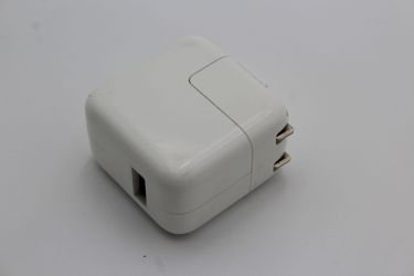 LOT of 2 Apple A1357 10W USB Wall Charger Block for iPhone