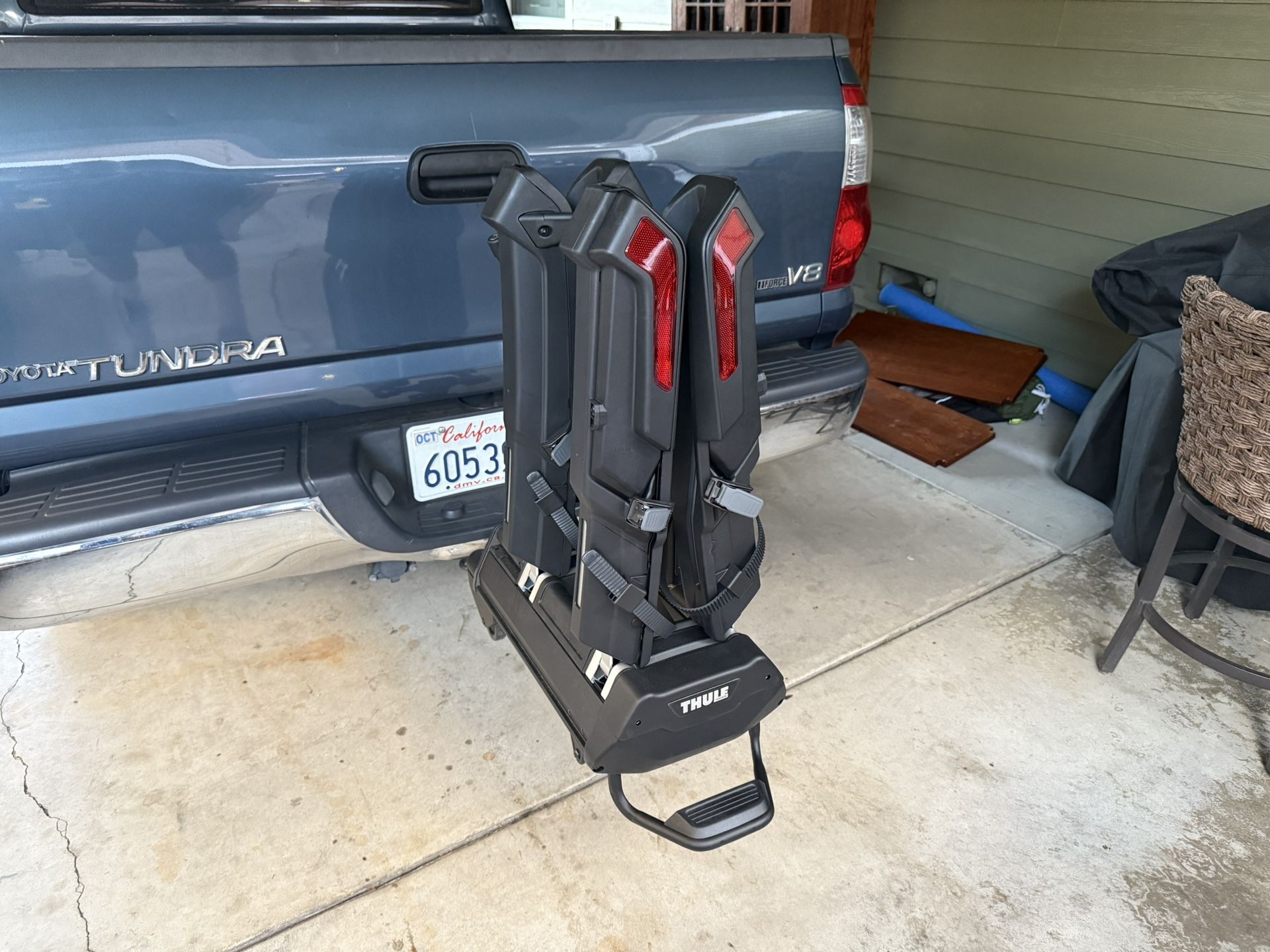 Thule epos 2 bike e-bike rack with locks and keys this rack was never used put it in hitch just to take pictures this rack retails for over $1400