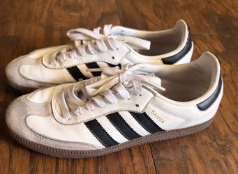 Woman  Adidas Samba size 8.5