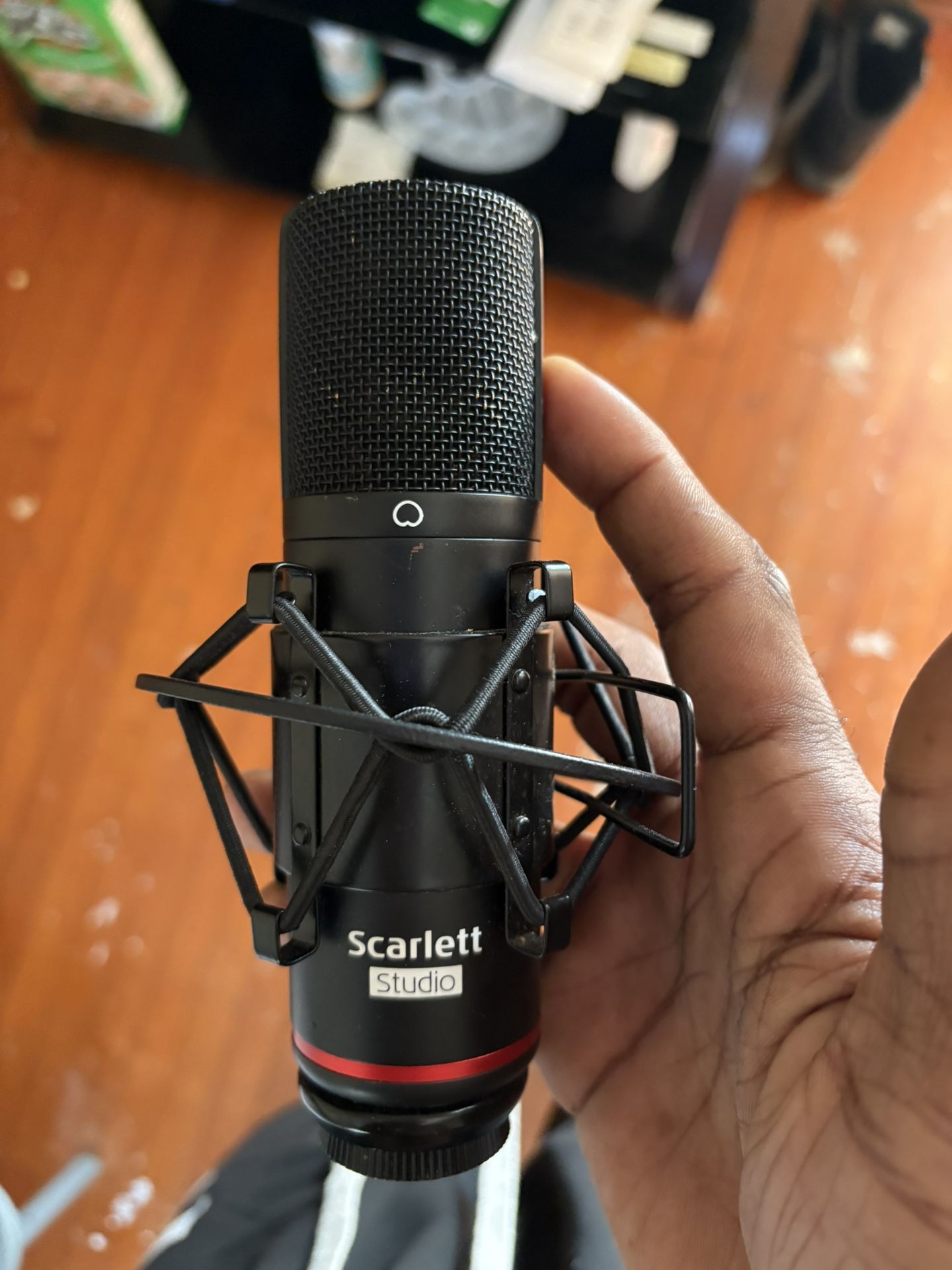Scarlett 2i2 Studio [3rd Gen] Microphone
