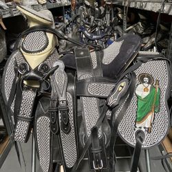 Nueva Montura Charra Bordada Con Cantinas Desmontables 