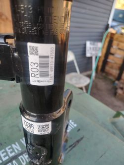 Suspensión strut (R) Prius 2025