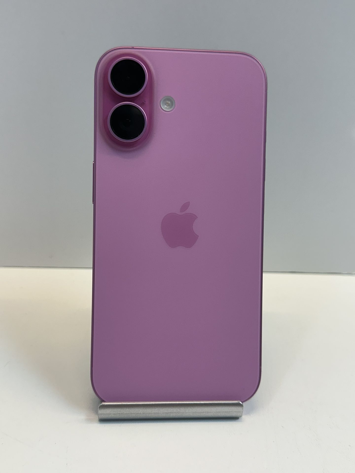 Apple iPhone 16 128gb. ( Fully Unlocked )