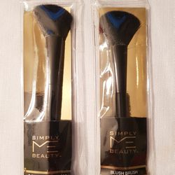 2 NEW Simply Me Makeup Brushes
