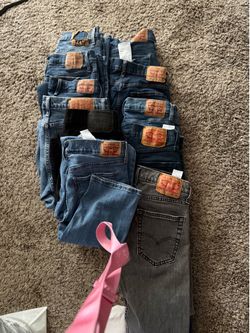 11 pairs of Levi’s jeans