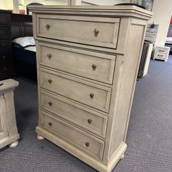 Ashley Bedroom Set Queen or King Bed Dresser Nightstand Mirror Chest Options Lettner