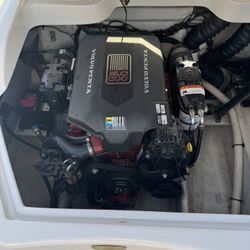 2004 Fourwinns Funship deck boat