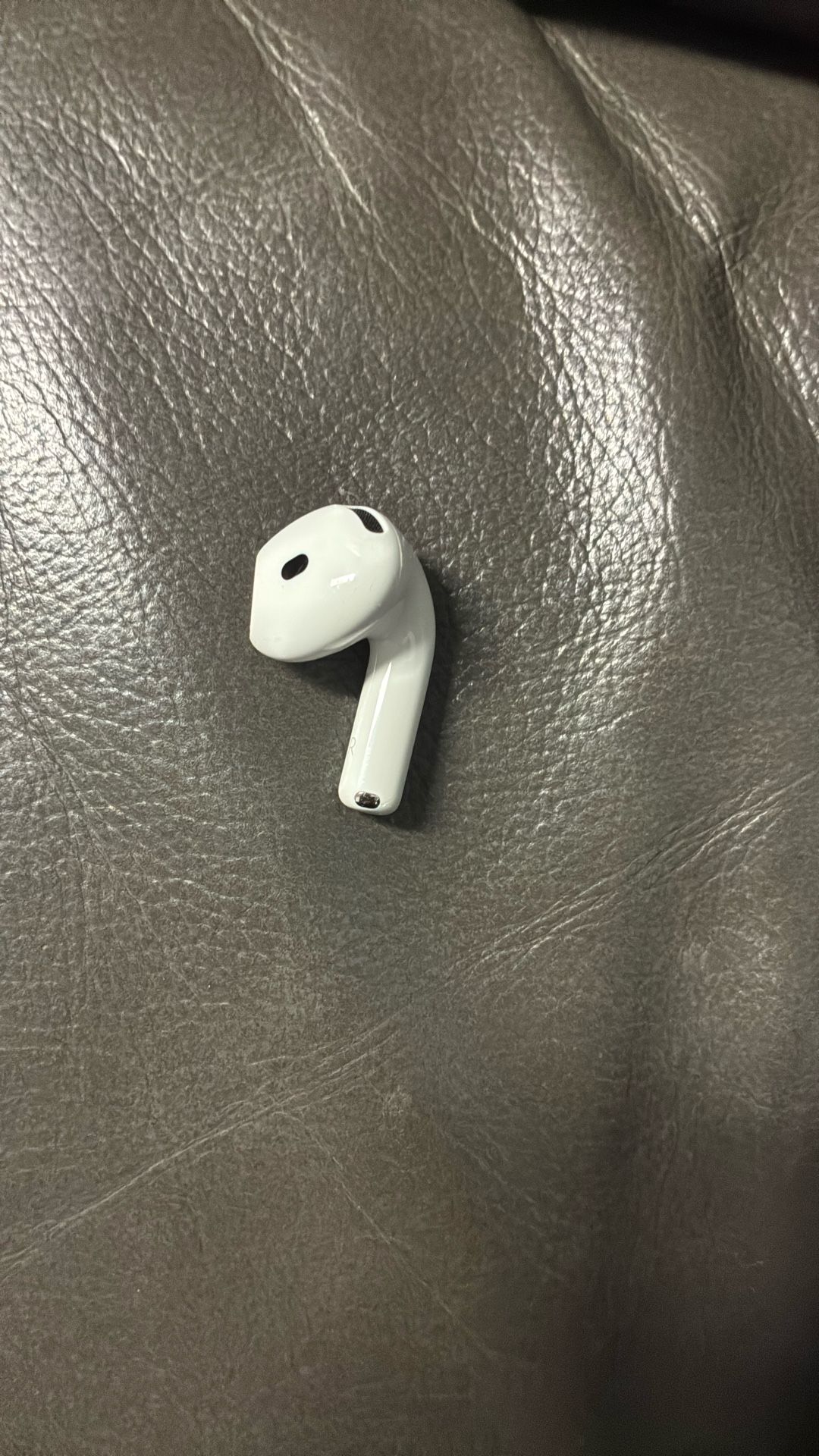 Right Apple Airpod 4
