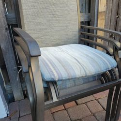 Free At Curb - 6 Outdoor Metal Chairs 
