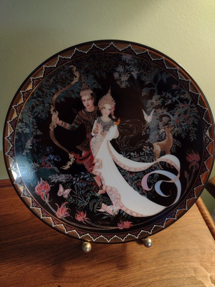 Royal Porcelain Collectors Plate