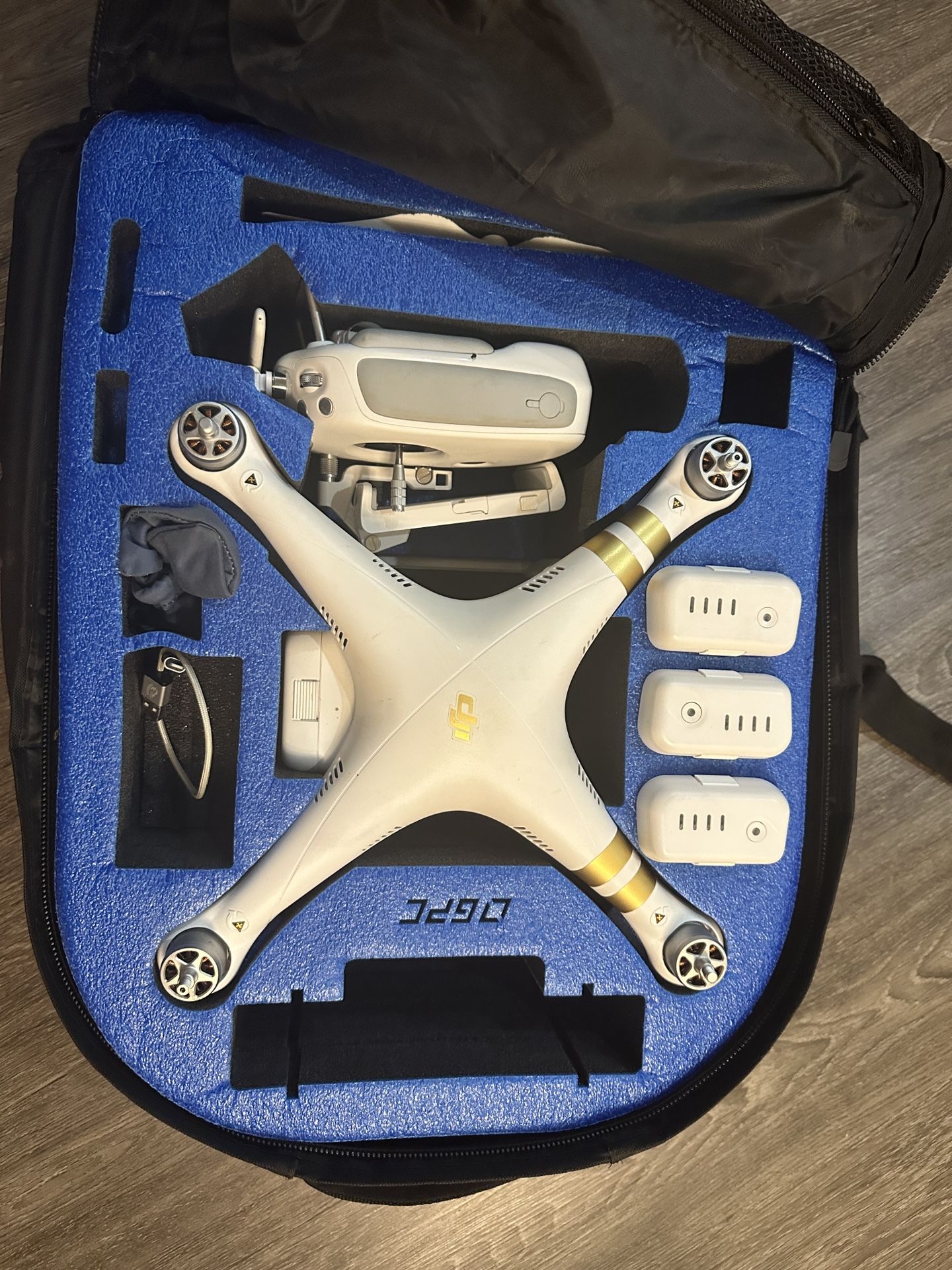 DJI Phantom 3 Drone - Pro Combo Package + Backpack 