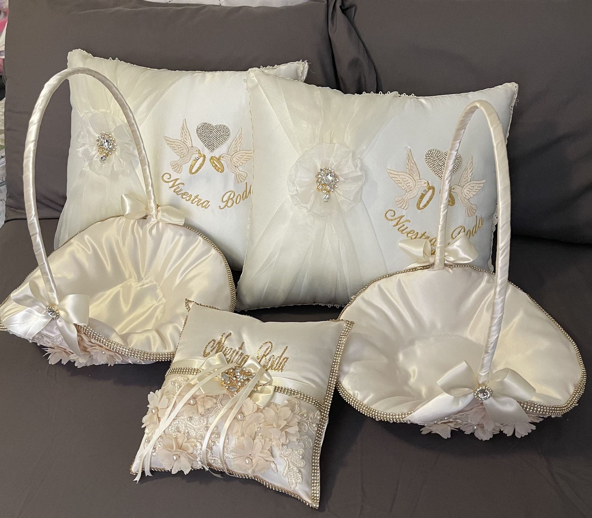 Ivory Gold Wedding Accessories