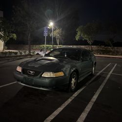 2000 Mustang V6 