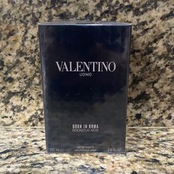 Valentino Uomo Rockstud Noir Born in Roma