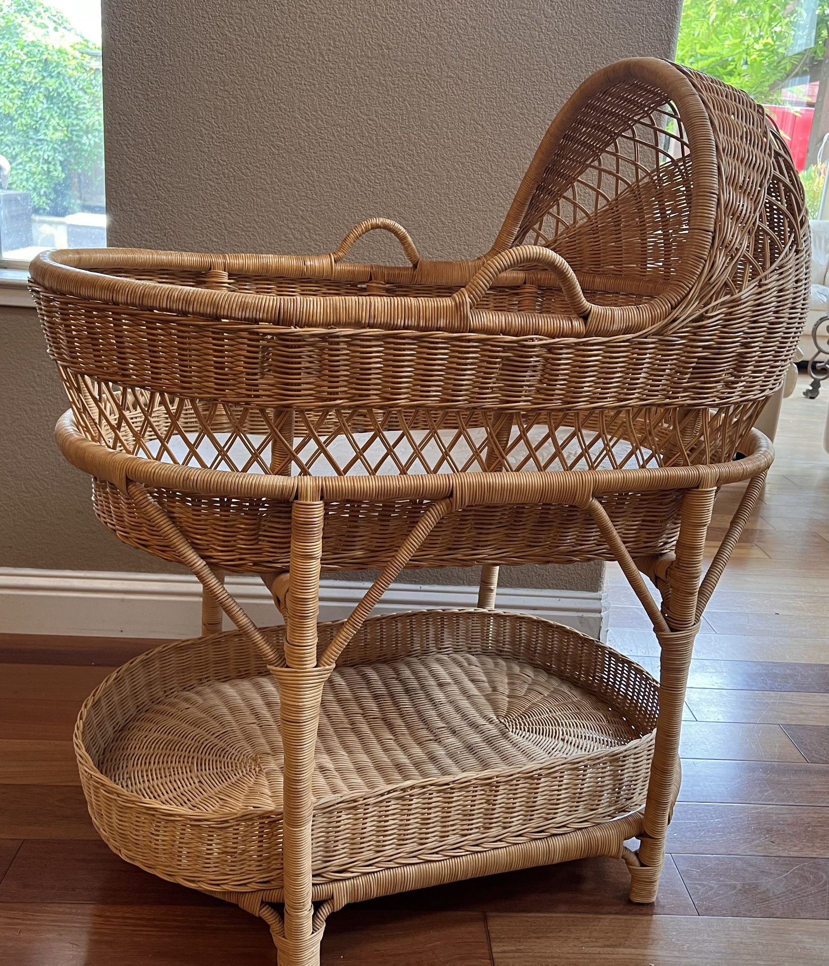 Wicker Bassinet With Stand 