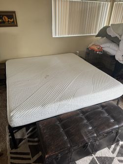 King Memory Foam Mattress With Mattress Cover, 1 Year Old