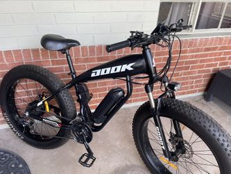 E-BIKE / FAT TIRE -LIKE NEW !