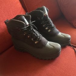Boots, Thinsulate Insulation. US 9