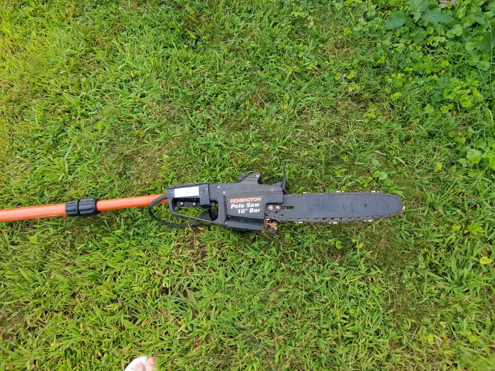 Remington 10-inch pole saw