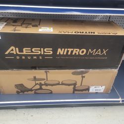 ALESIS NITRO MAX 