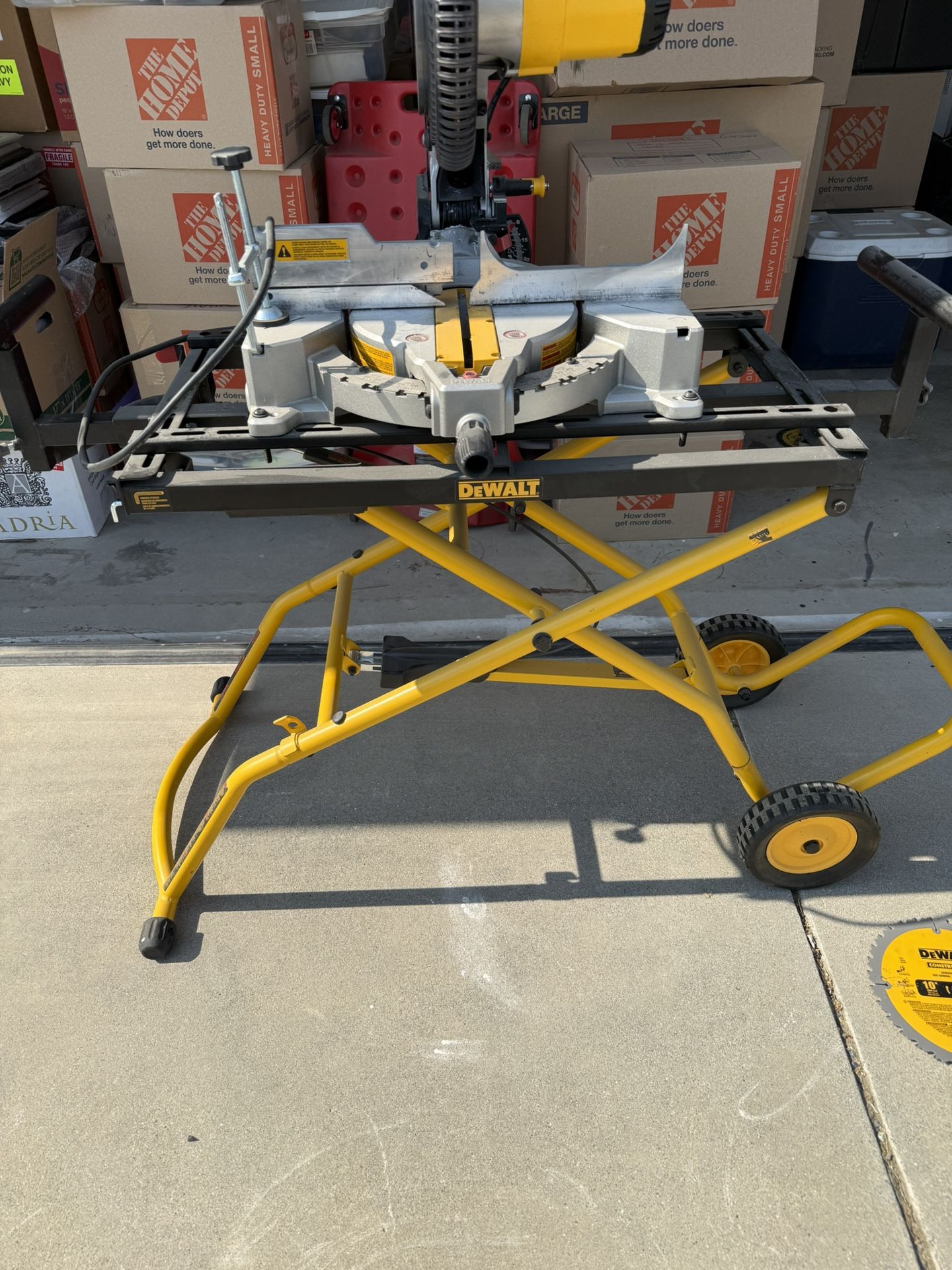 Dewalt 10-inch Compound Miter Saw With Aluminum Cutting Blade And General Purpose Blade