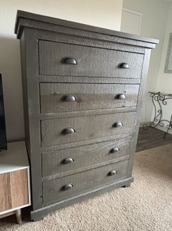 Progressive Furniture P635-14 53 x 38 x 18 in. Bedroom Chest - Weathered Gray