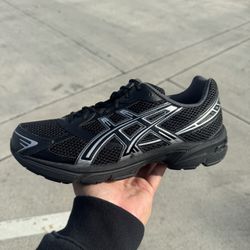 ASICS GEL 1130 BRAND NEW  SIZE 10.5