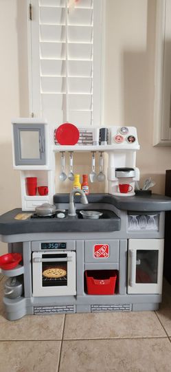 Step 2 Love to Entertain Kitchen