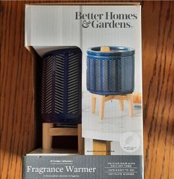 Better Homes & Gardens Etched Ceramic Fragrance Warmer. Blue Wax Warmer.