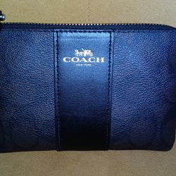 Coach Signature Corner Zip 6 1/4" X 4" Purse Wallet Only. See Our Other Great Vintage Jewelry Art Antiques Sports Collectible Items Now