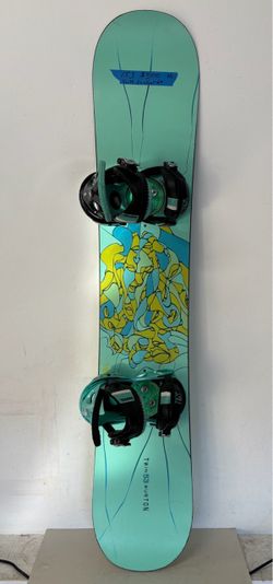 153cm Burton Snowboard w/ Burton Bindings